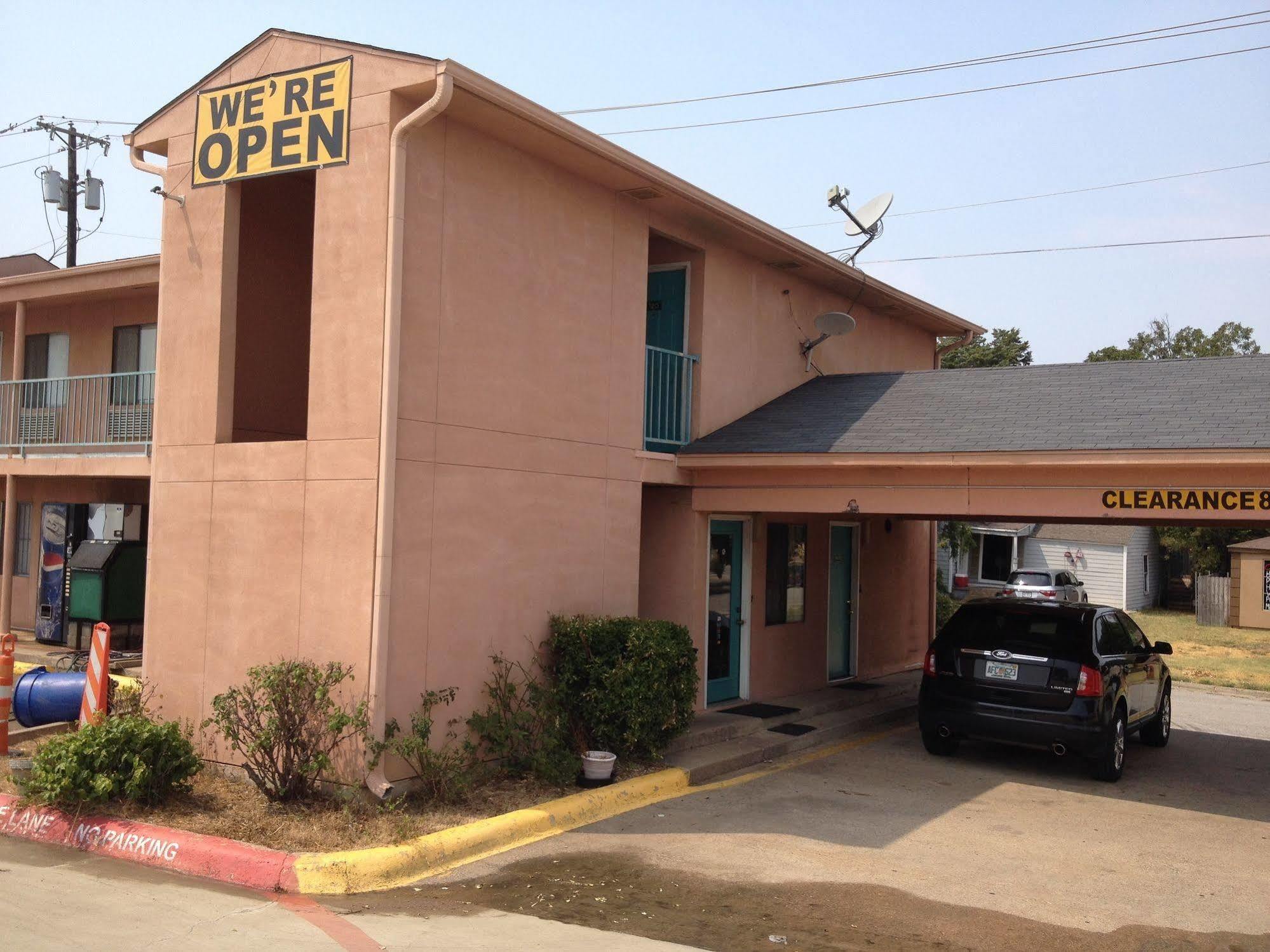 Crown Inn Grand Prairie Exterior foto